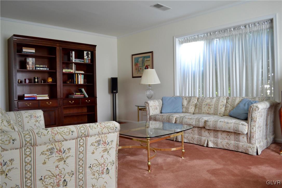 3959 Wedgewood Road Allentown, PA 18104 - Photo 5 of 20 Gallery Image 5