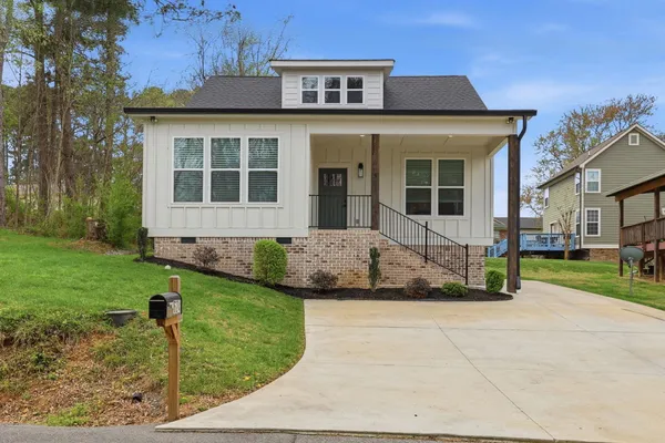 $310,000 | 624 Hiwassee Avenue Northeast, Cleveland, TN 37312