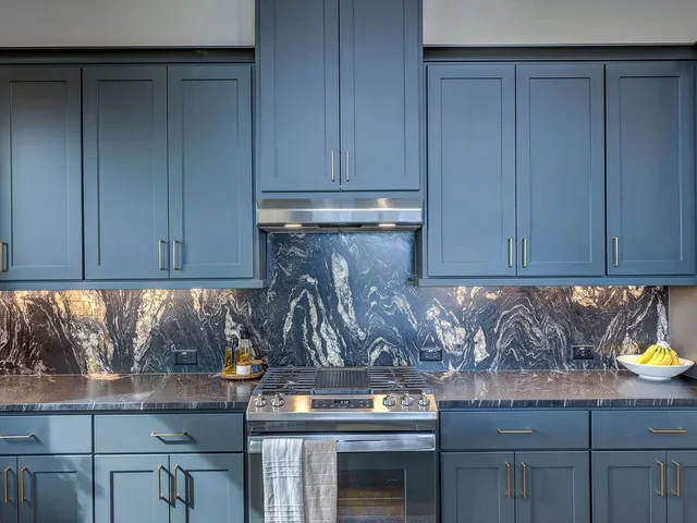 $799,900 | 102 North Creek Court, Bertram, TX 78605