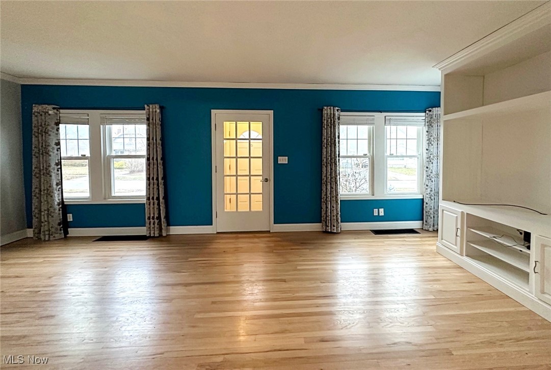 2247 Barrington Road Cleveland, OH 44118 - Photo 15 of 39
