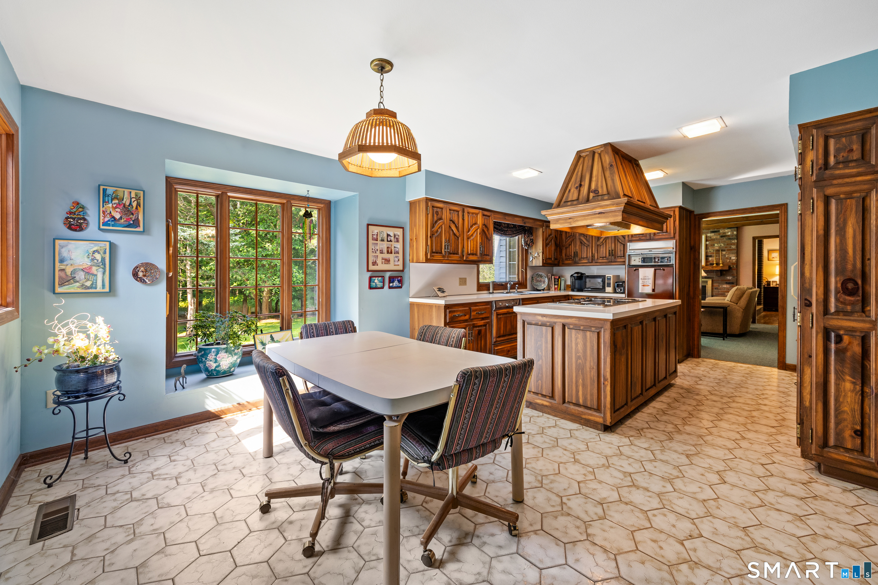 791 Wallingford Road Cheshire, CT 06410 - Photo 5 of 40