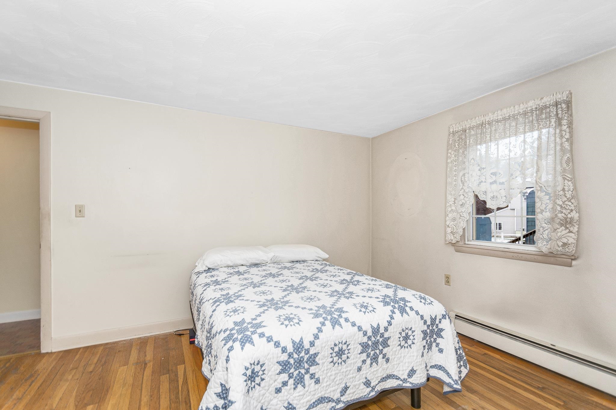 136 Lawrence Road Salem, NH 03079 - Photo 17 of 37