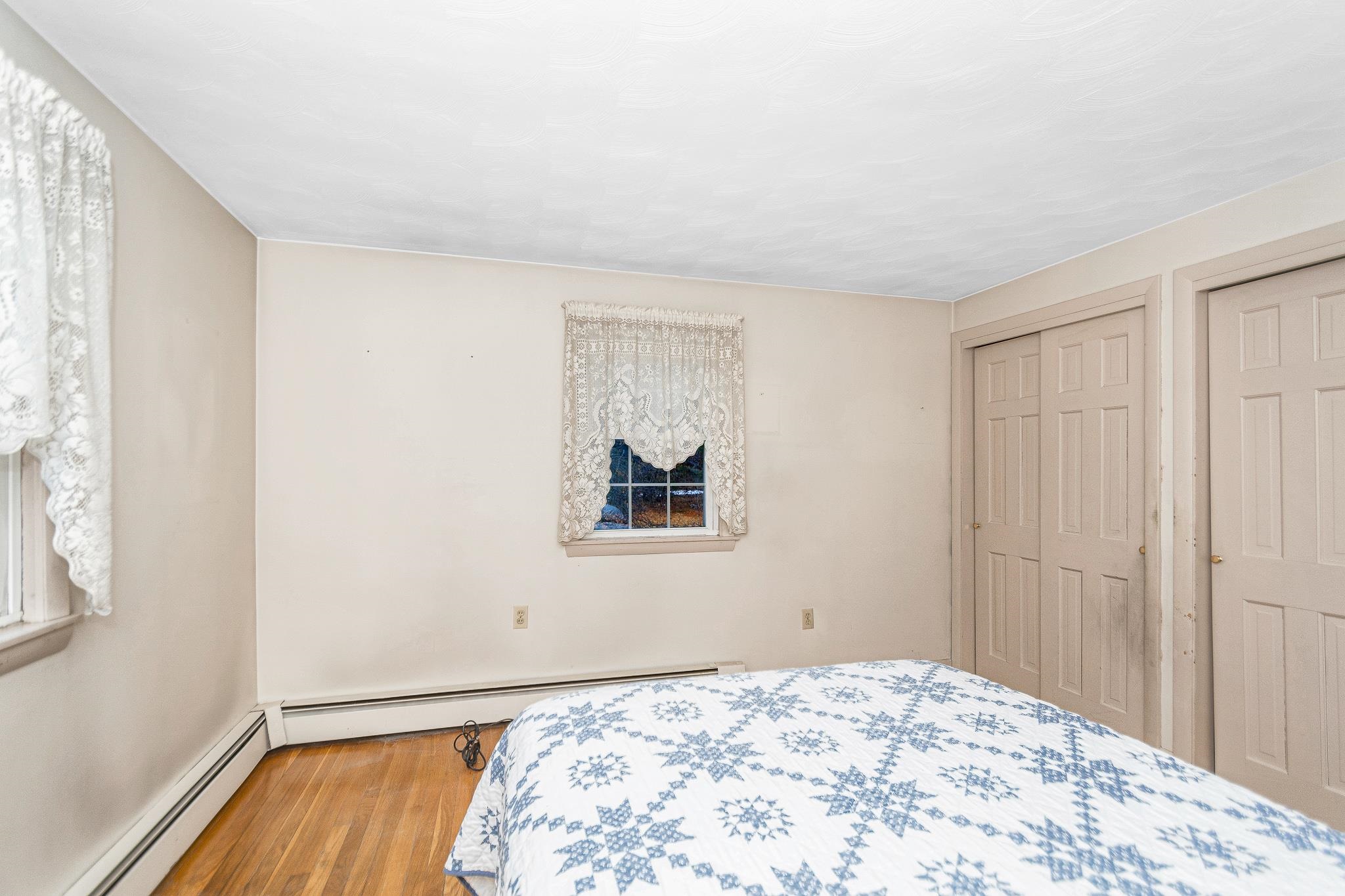 136 Lawrence Road Salem, NH 03079 - Photo 19 of 37