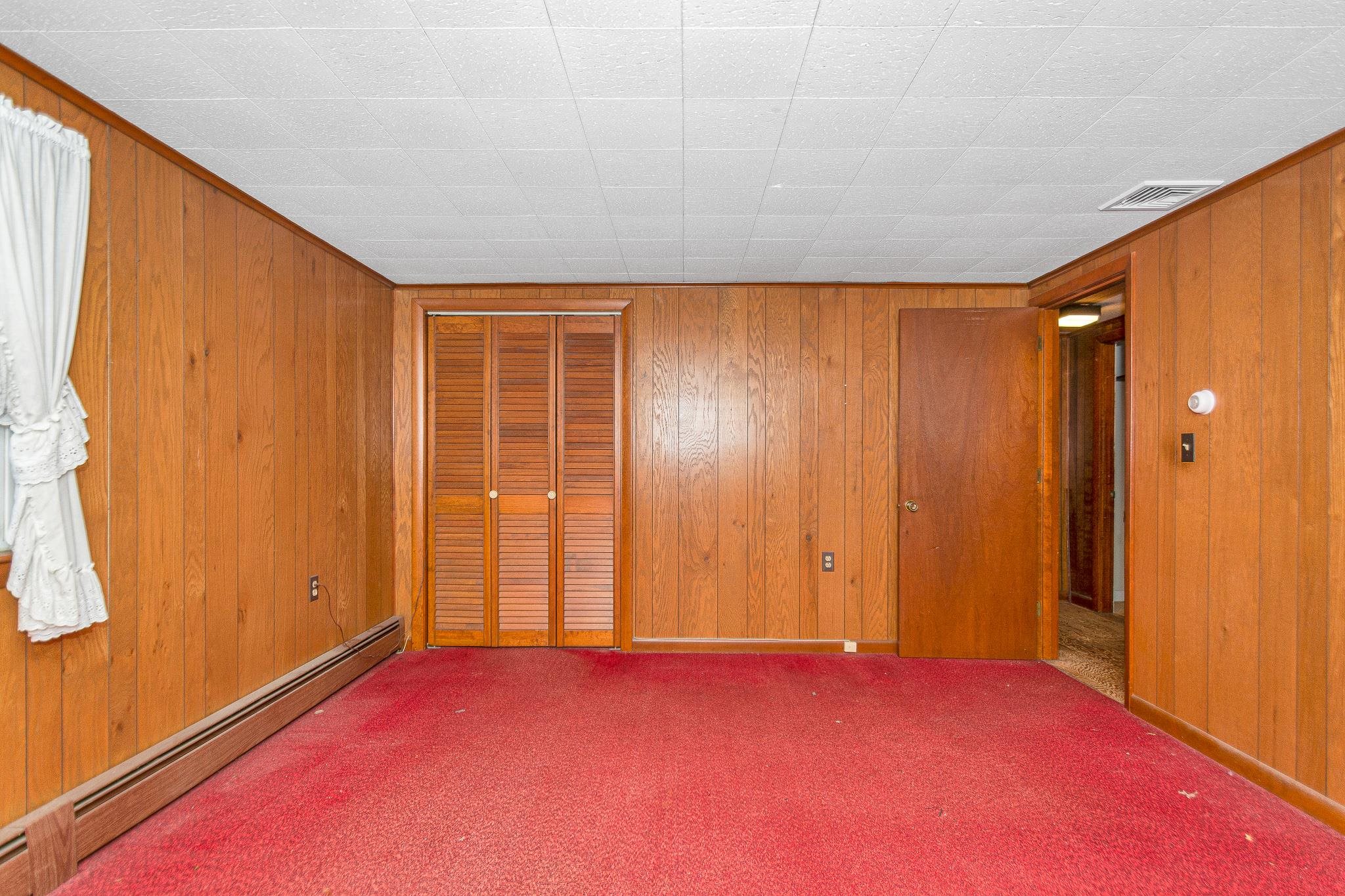 136 Lawrence Road Salem, NH 03079 - Photo 23 of 37