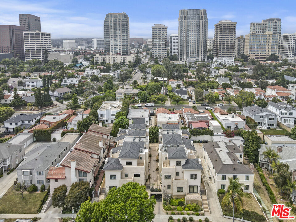 10765 Wilkins Avenue, Unit 8 Los Angeles, CA 90024 - Photo 33 of 33 a view of city