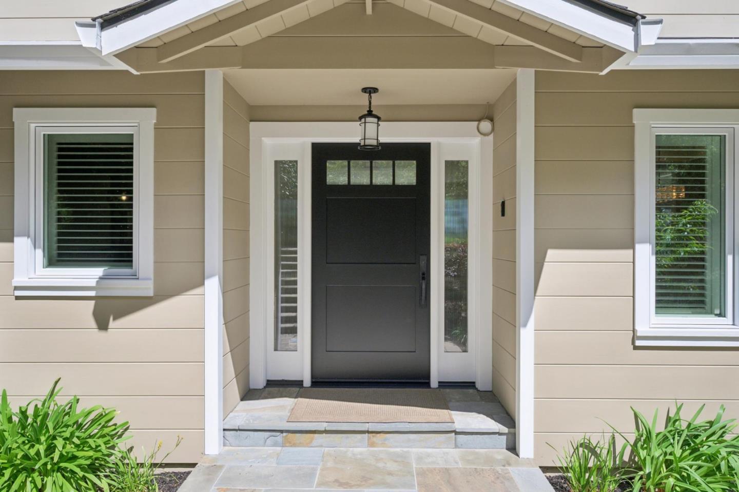 520 Darrell Road Hillsborough, CA 94010 - Photo 16 of 104