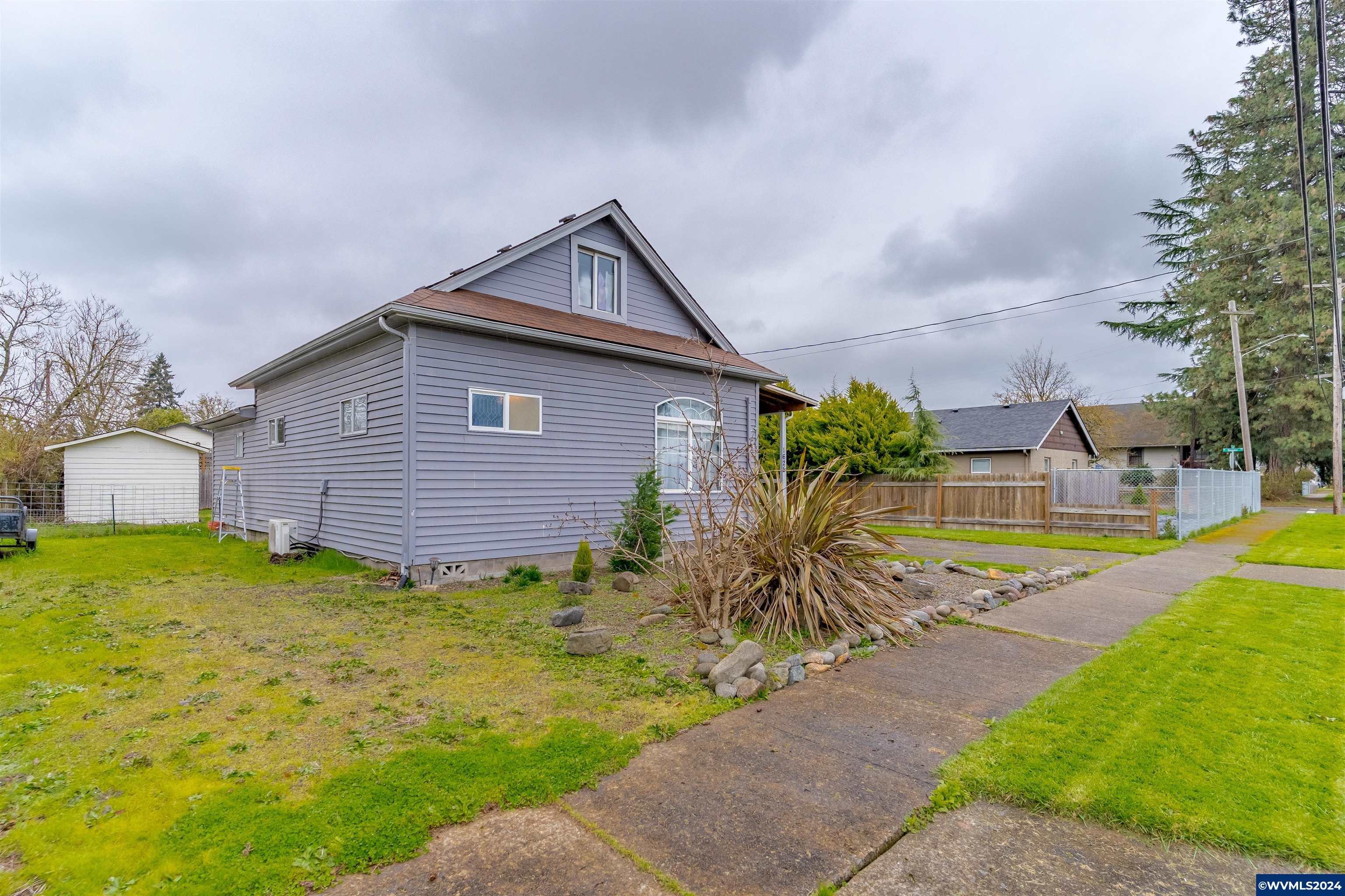 1625 2nd Avenue Albany, OR 97321 - Photo 3 of 37