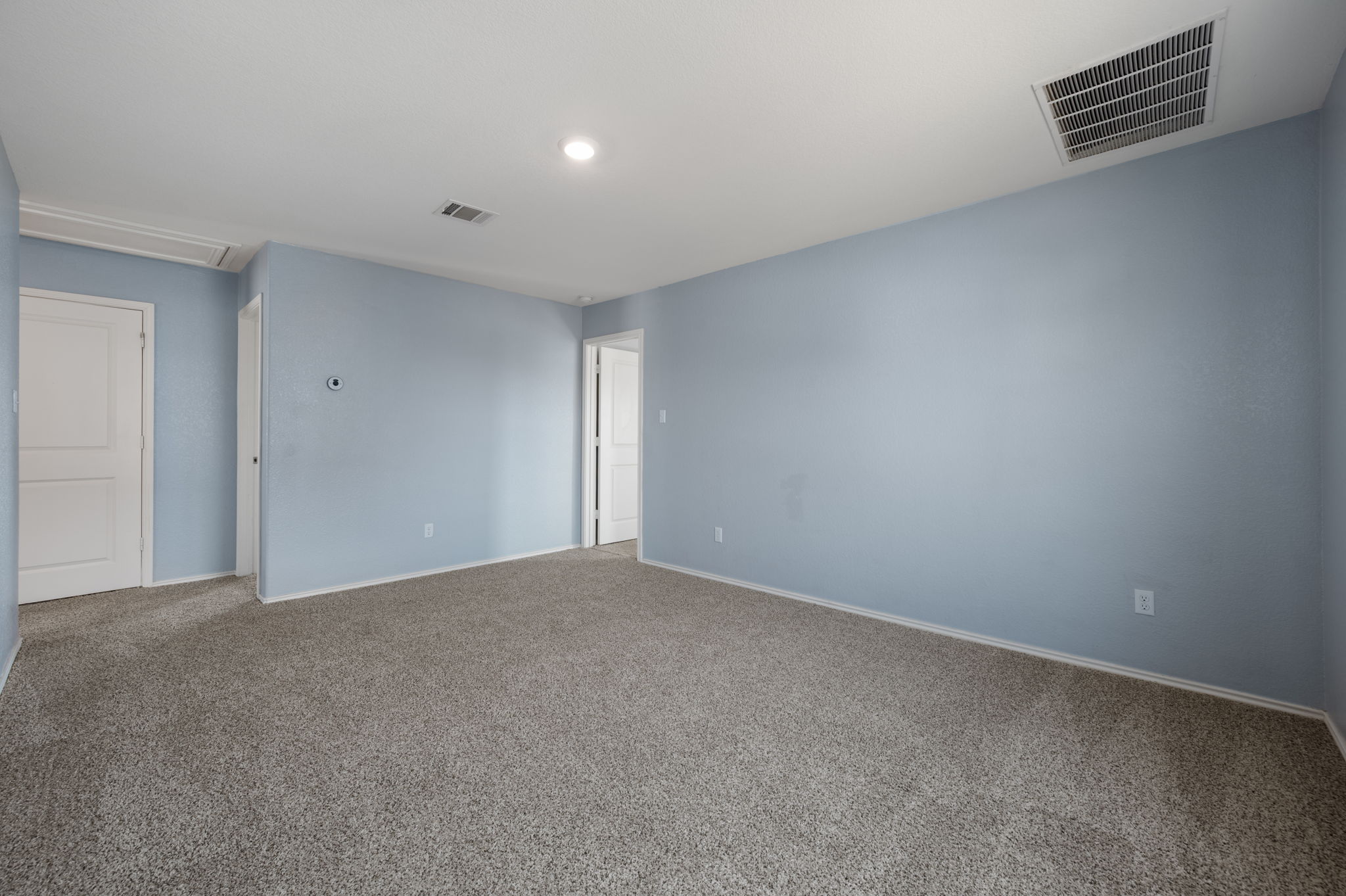 817 Circle Way Jarrell, TX 76537 - Photo 19 of 39 a view of an empty room