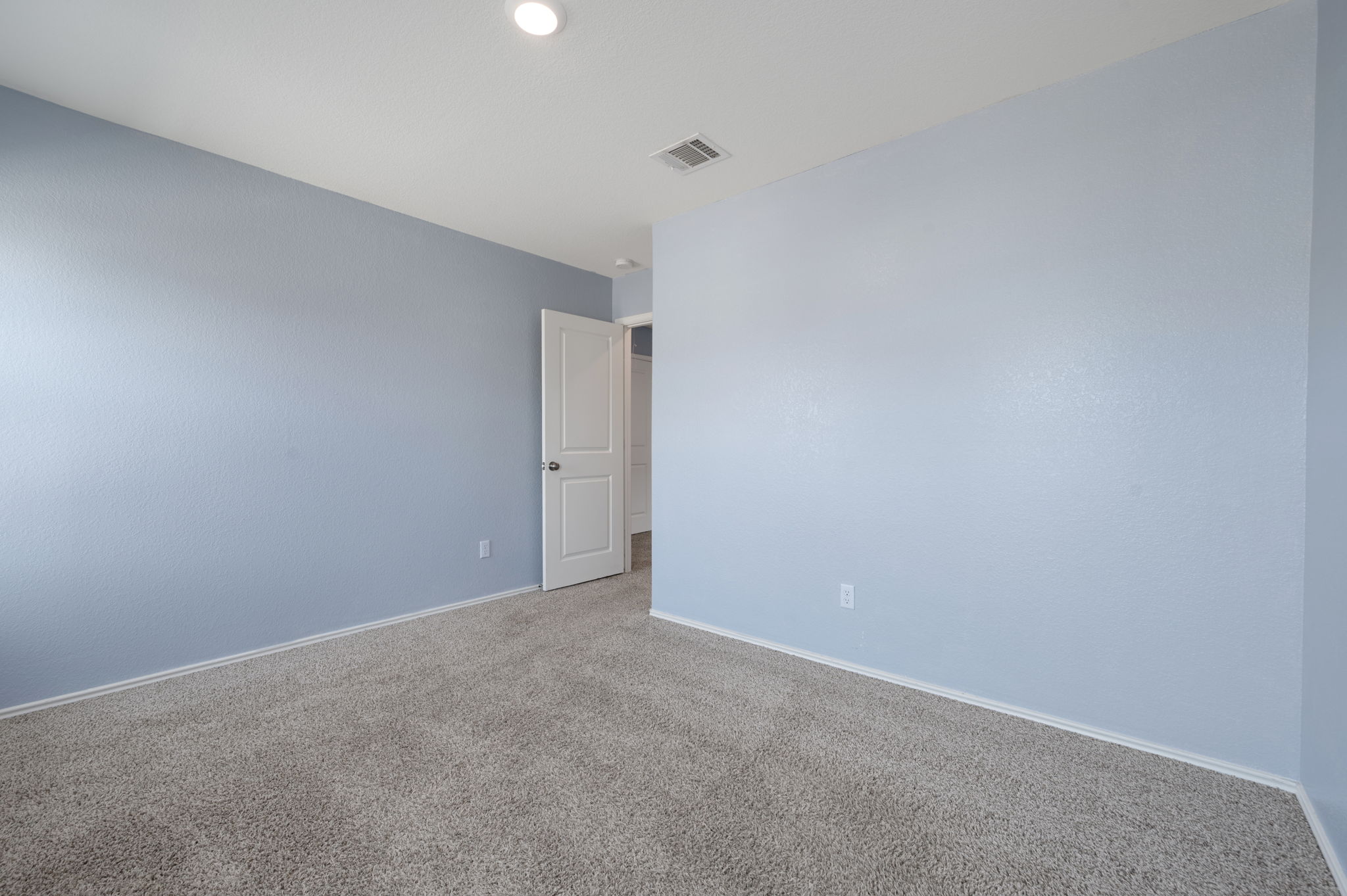 817 Circle Way Jarrell, TX 76537 - Photo 32 of 39 a view of an empty room