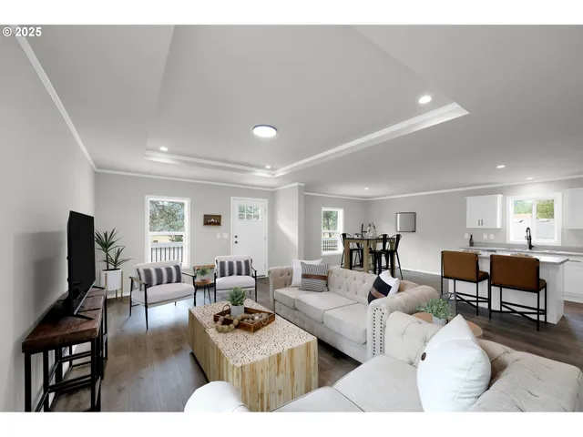 $259,900 | 48113 Commercial Street, Oakridge, OR 97463