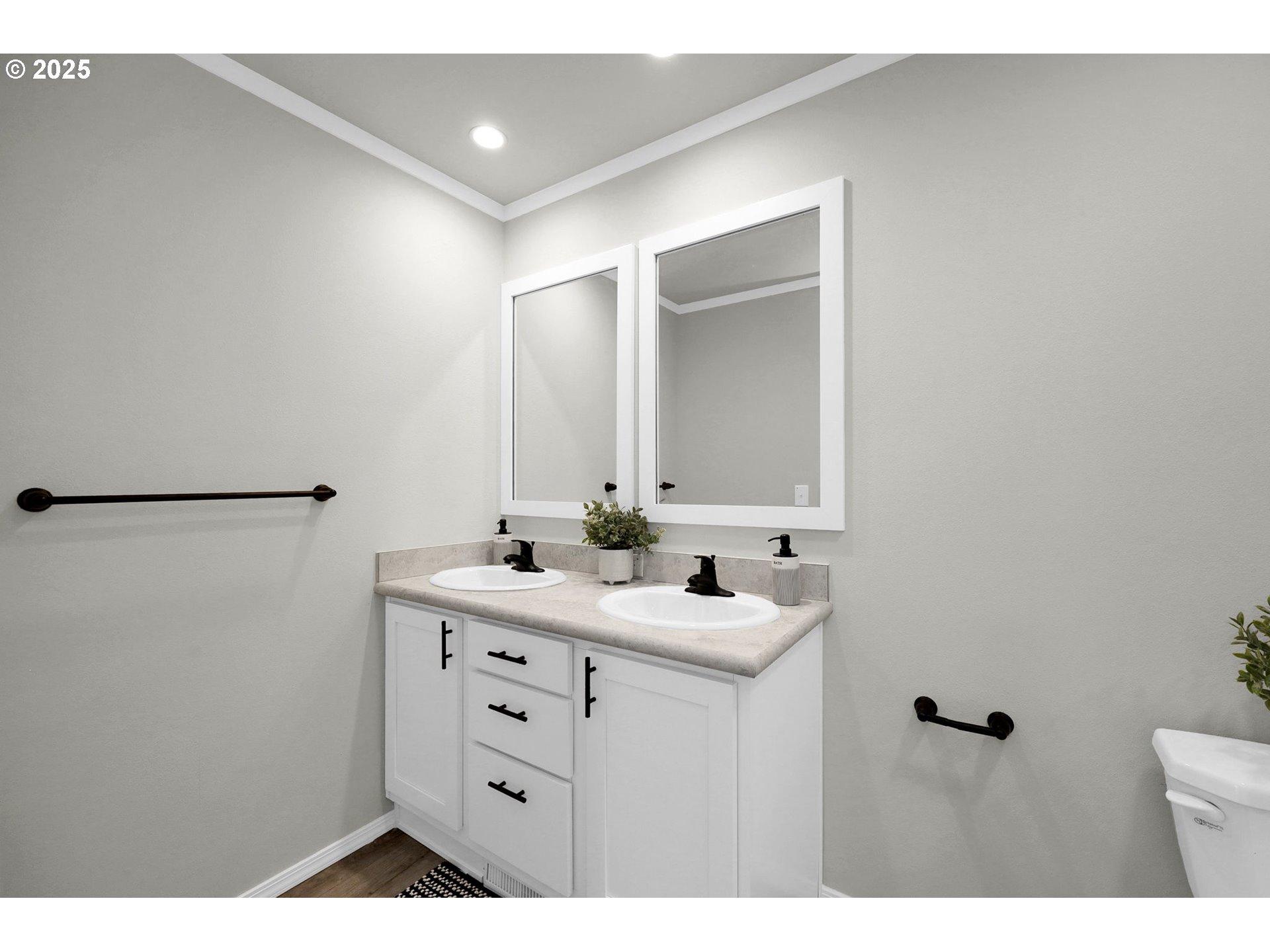 48113 Commercial Street Oakridge, OR 97463 - Photo 23 of 36