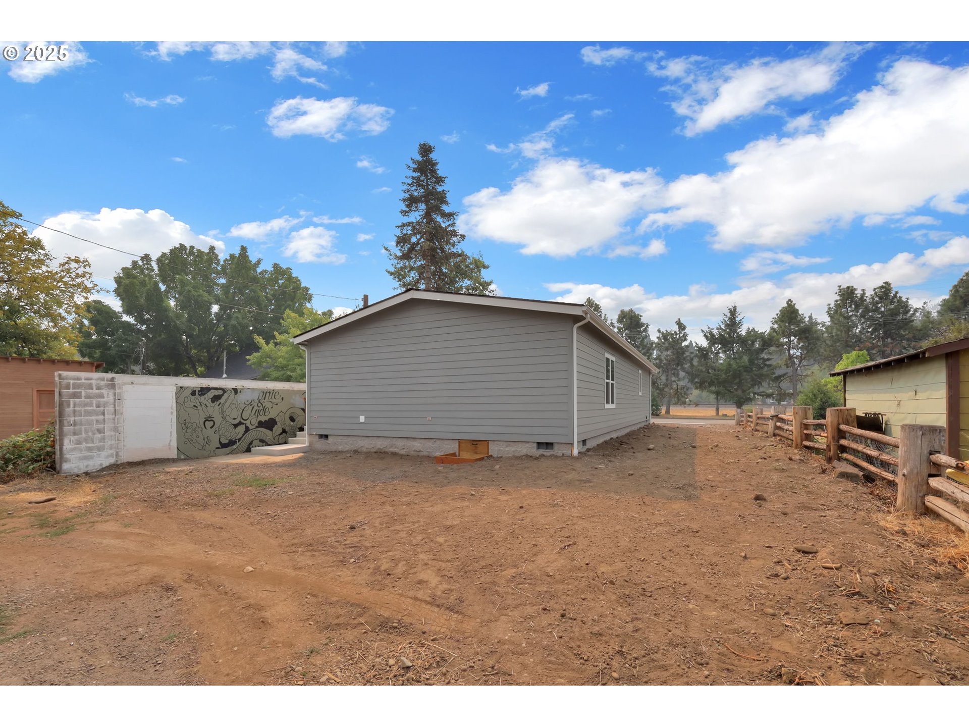 48113 Commercial Street Oakridge, OR 97463 - Photo 32 of 36