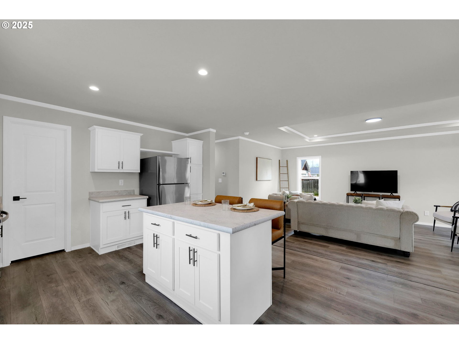 48113 Commercial Street Oakridge, OR 97463 - Photo 6 of 36