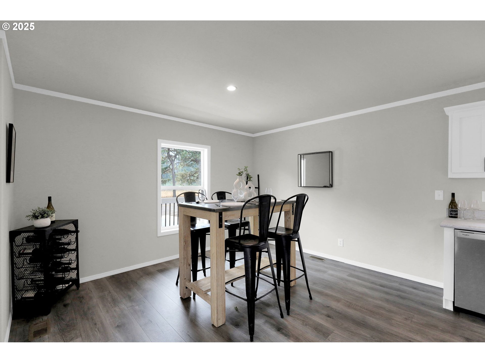 48113 Commercial Street Oakridge, OR 97463 - Photo 10 of 36