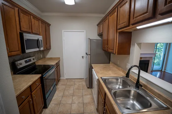 $1,100 | 12166 Metric Boulevard, Unit 371, Austin, TX 78758