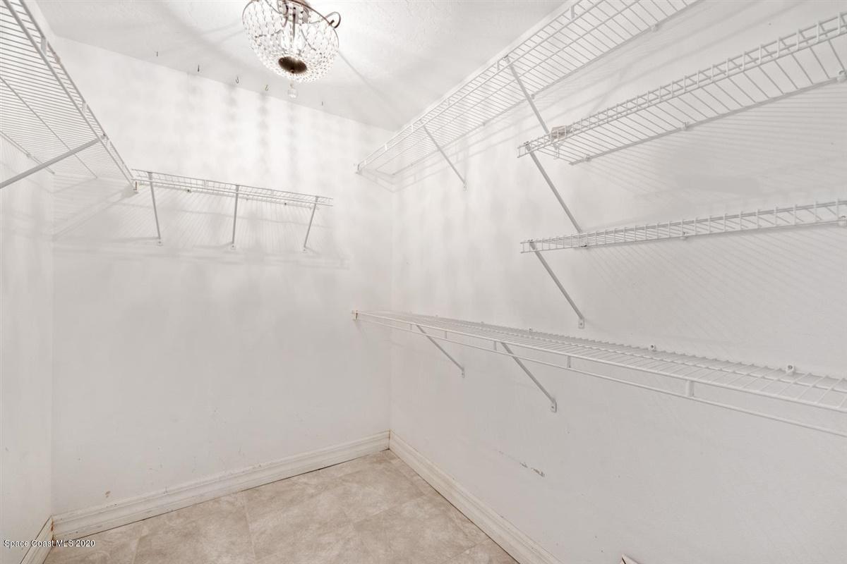 5551 Senne Road Micco, FL 32976 - Photo 15 of 37 a view of small space