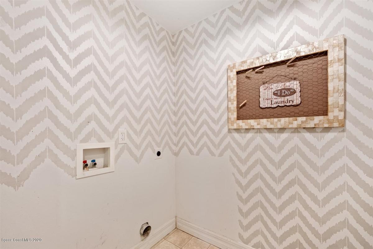 5551 Senne Road Micco, FL 32976 - Photo 22 of 37 a view of a hallway