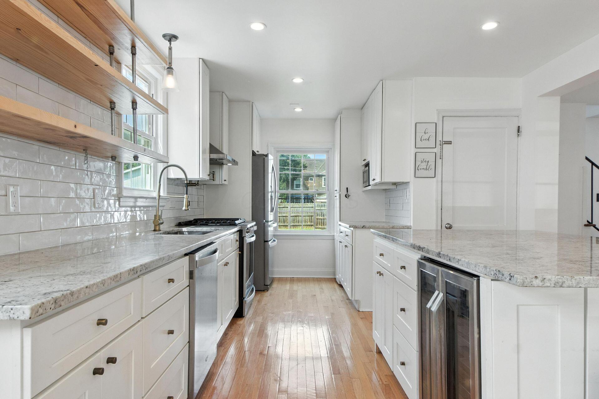 933 Vernon Road Columbus, OH 43209 - Photo 13 of 55 Kitchen