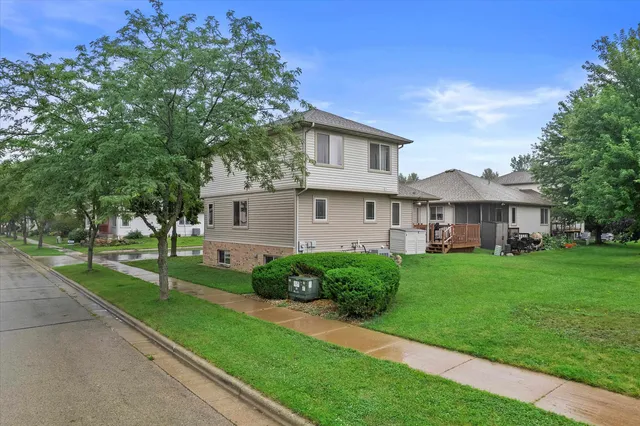 $385,000 | 562 Lexington Drive, Oregon, WI 53575