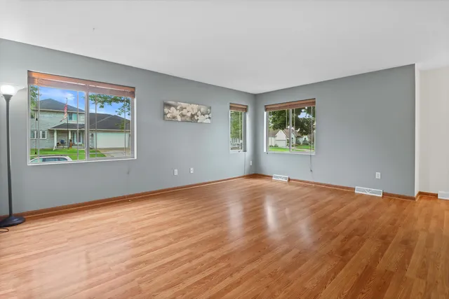 $385,000 | 562 Lexington Drive, Oregon, WI 53575