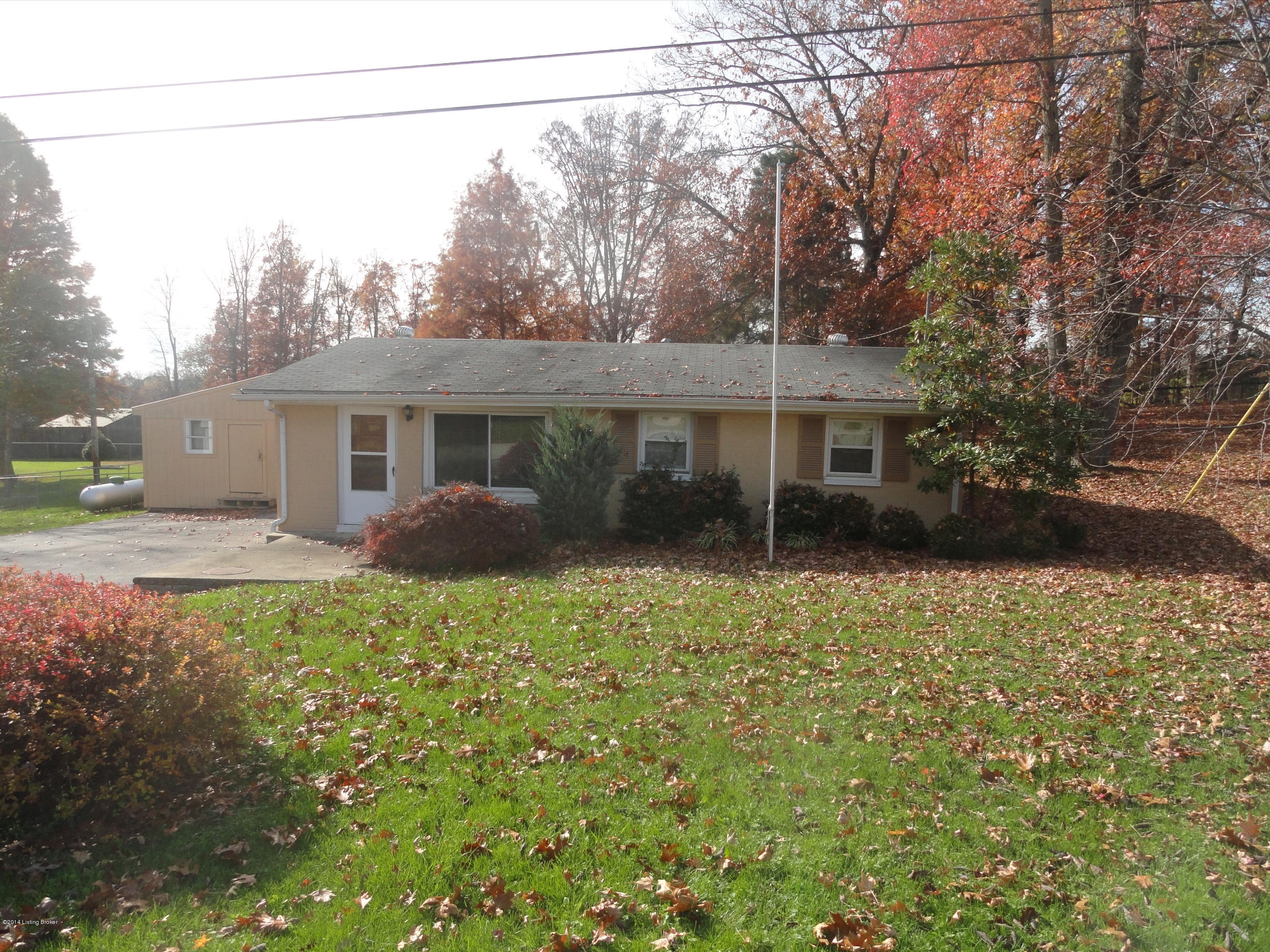 3806 Hopewell Road Louisville, KY 40299 - Photo 1 of 14 DSC01535