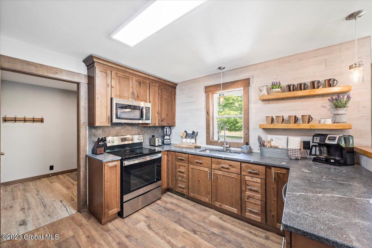 751 Corinth Road Queensbury, NY 12804 - Photo 8 of 37 09-AG100051
