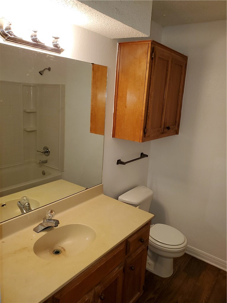 108 Verna Spur, Unit B Georgetown, TX 78628 - Photo 18 of 24 Upstairs Bathroom
