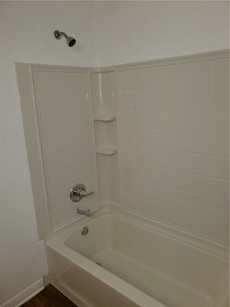 108 Verna Spur, Unit B Georgetown, TX 78628 - Photo 19 of 24 Upstairs Bathroom