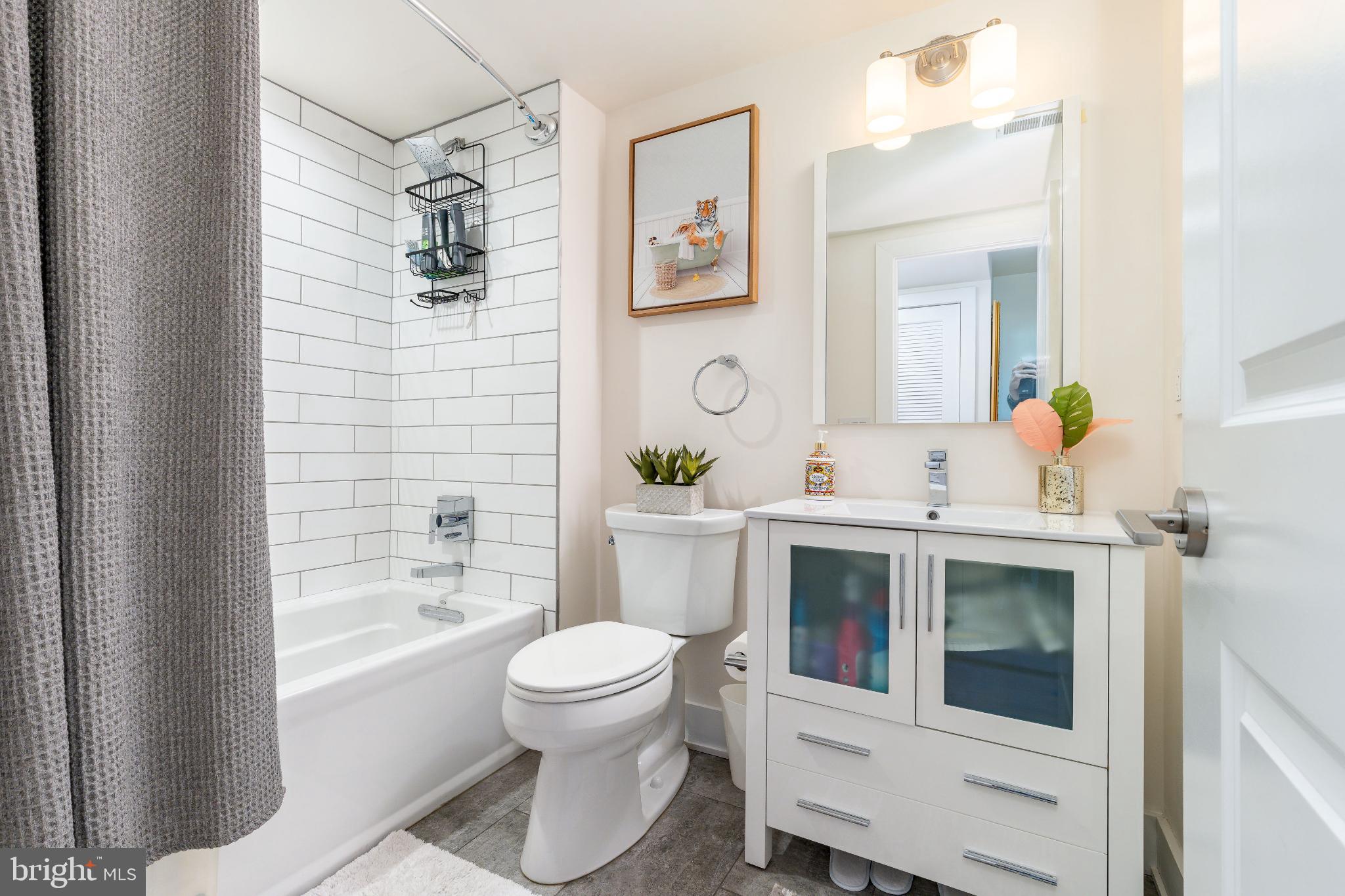 1647 East Eyre Street, Unit 8 Philadelphia, PA 19125 - Photo 11 of 28 Second level bathroom