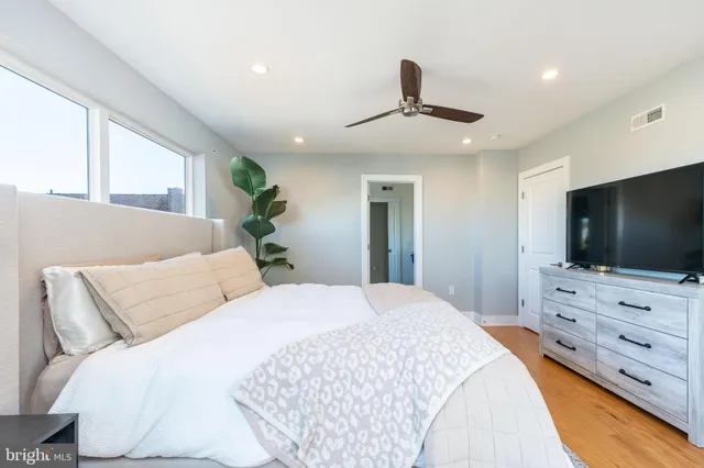 $3,500 | 1647 East Eyre Street, Unit 8, Philadelphia, PA 19125