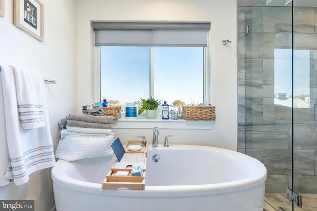 $3,500 | 1647 East Eyre Street, Unit 8, Philadelphia, PA 19125