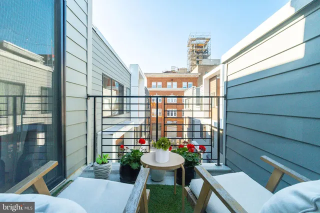 $3,500 | 1647 East Eyre Street, Unit 8, Philadelphia, PA 19125