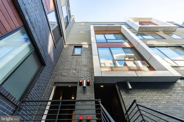 $3,500 | 1647 East Eyre Street, Unit 8, Philadelphia, PA 19125