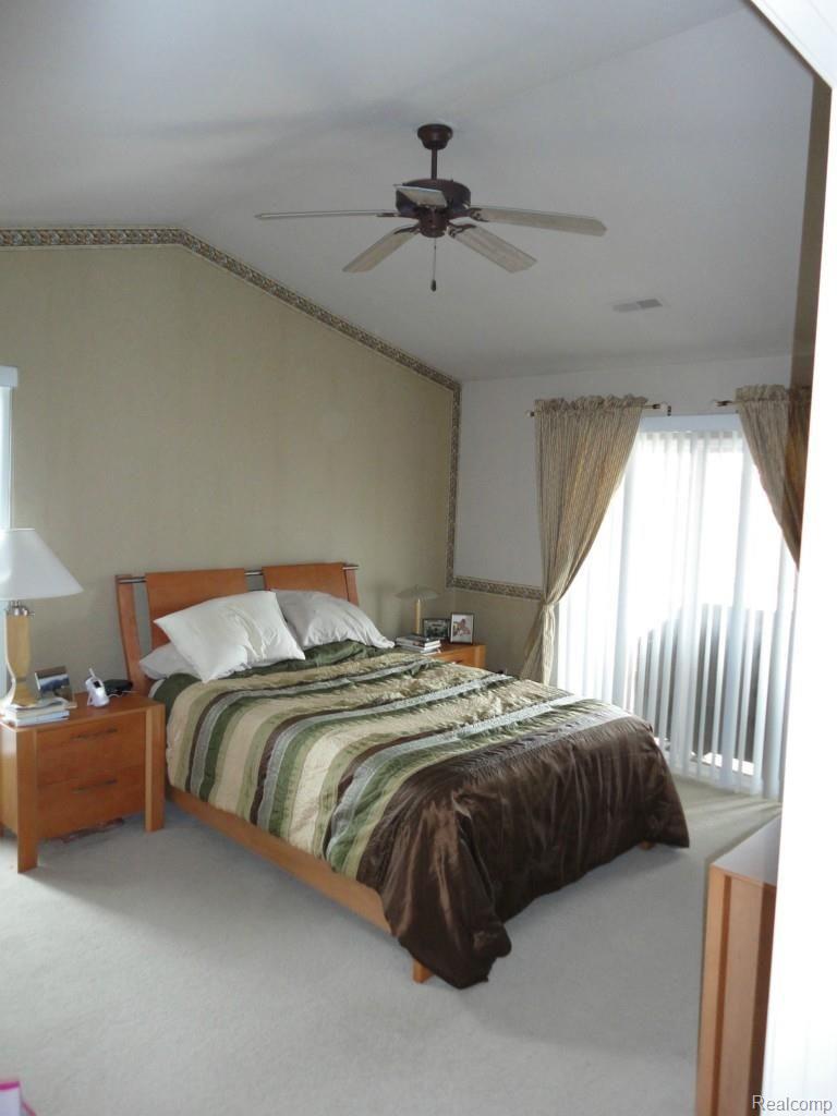 1754 Flagstone Circle Rochester, MI 48307 - Photo 7 of 8 806 6.jpg