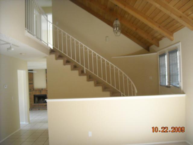 1810 East Redfield Road Phoenix, AZ 85022 - Photo 2 of 5 Entry