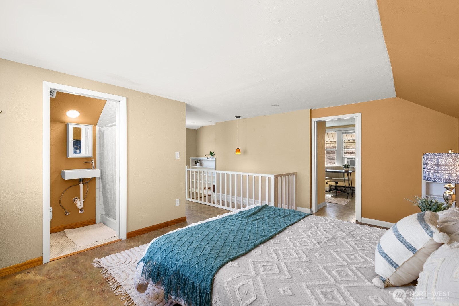 7850 Renton Avenue South Seattle, WA 98118 - Photo 13 of 25 Gallery Image 13
