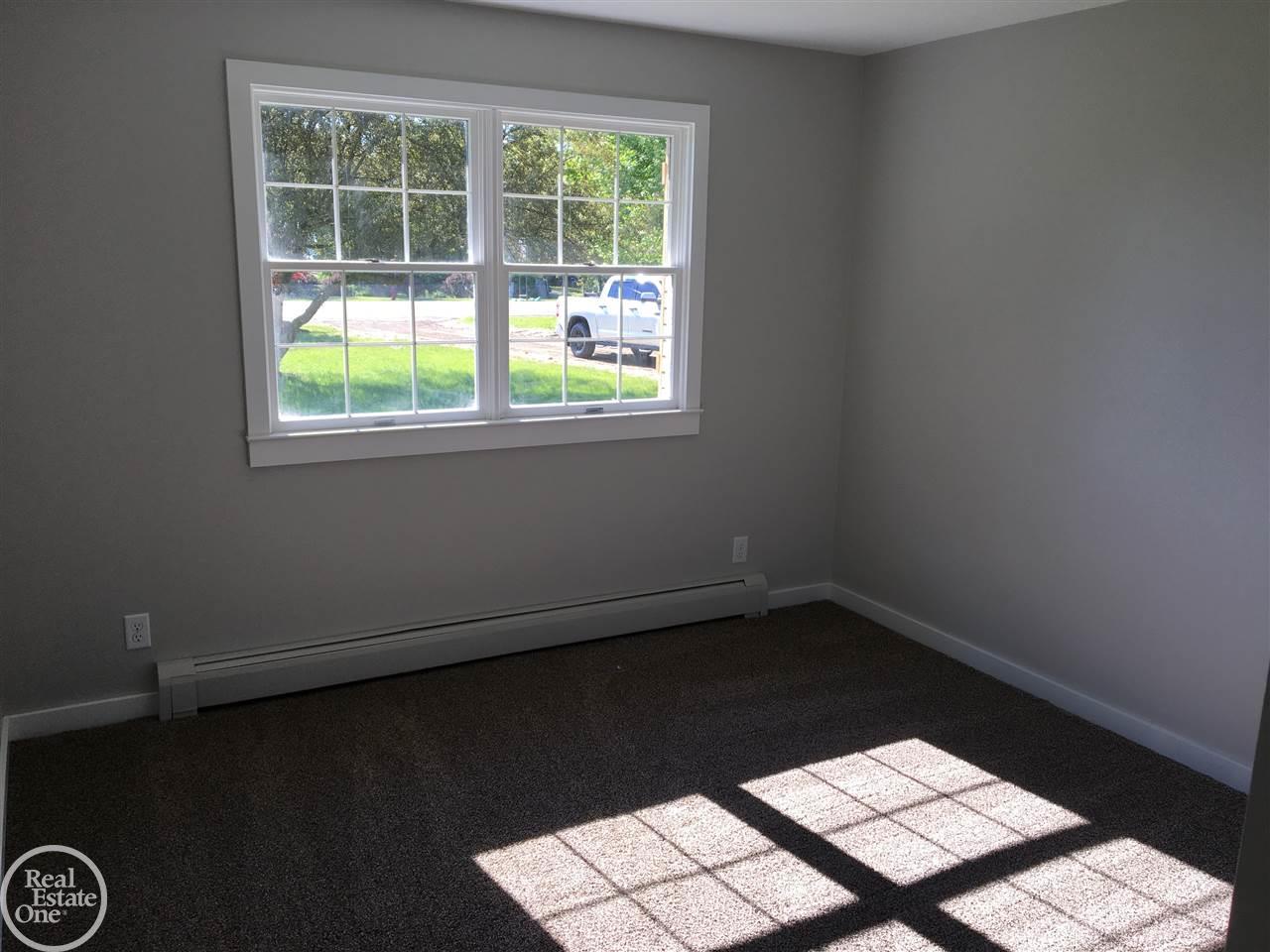 2282 Lakeshore Road Applegate, MI 48401 - Photo 21 of 55 31385181-21.JPG