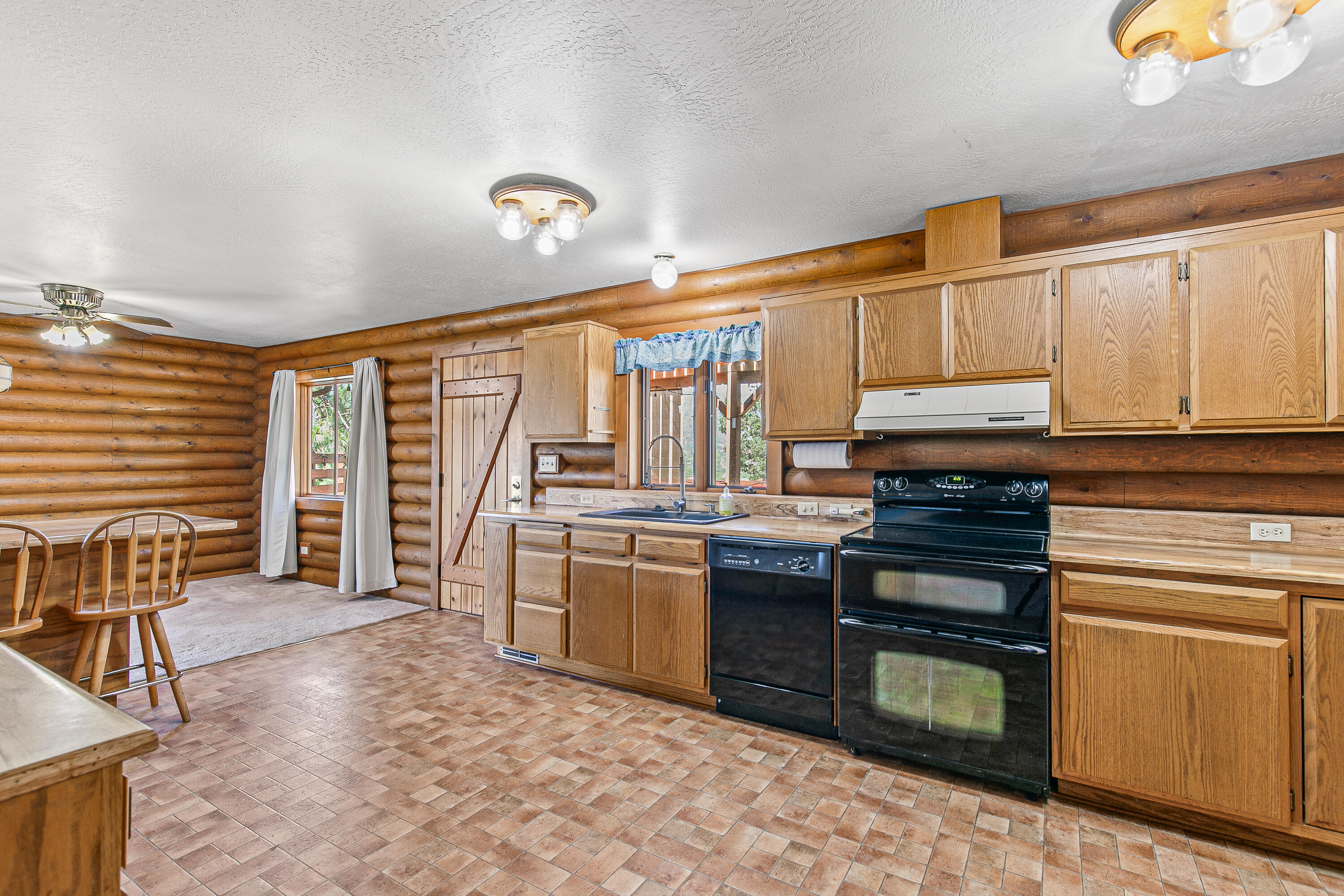11597 Corp Ranch Road Ashland, OR 97520 - Photo 16 of 57 9R9A4431