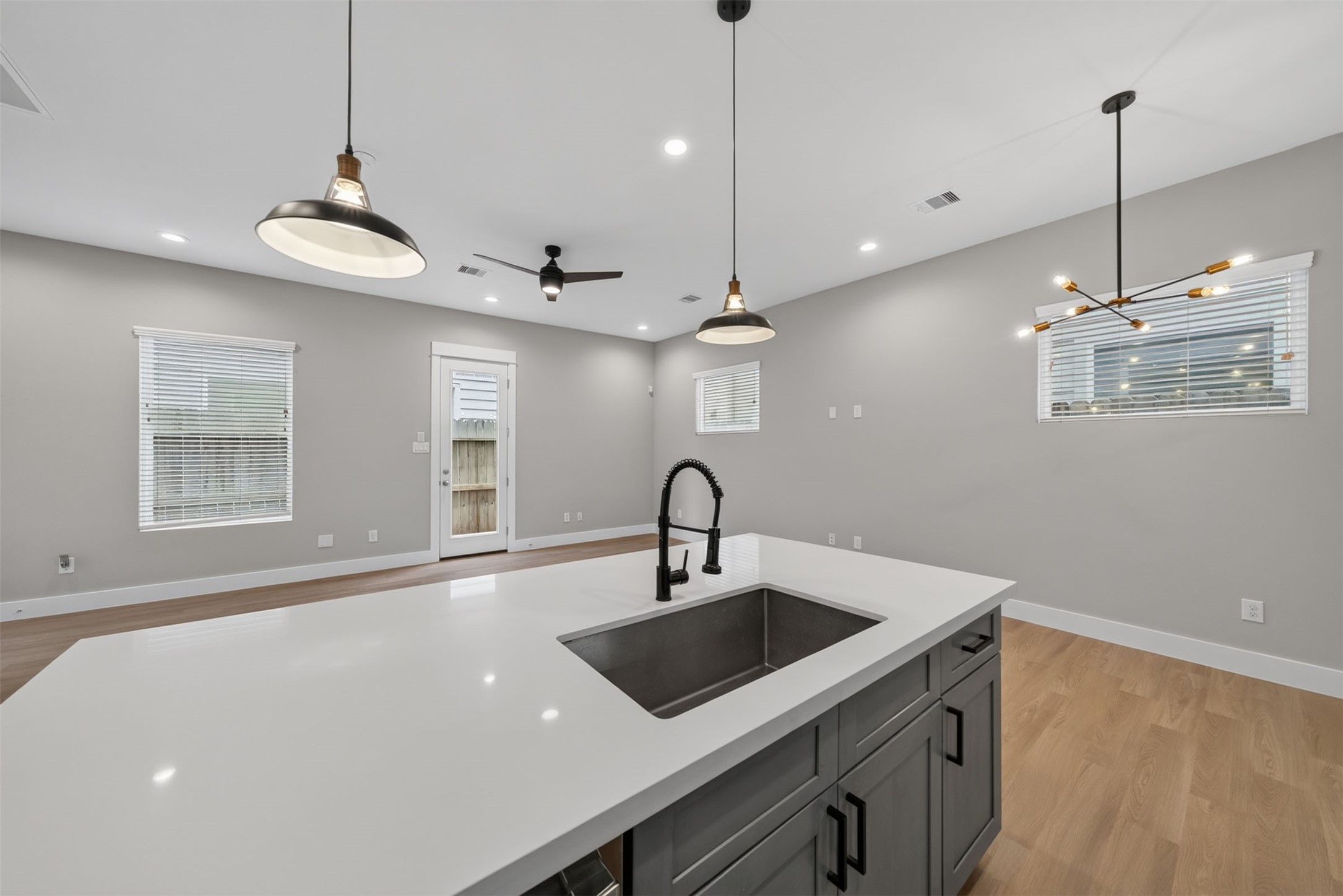 1205 West Tidwell Road Houston, TX 77091 - Photo 11 of 41