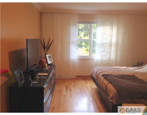 34 Portland Street Edison, NJ 08820 - Photo 14 of 24 Gallery Image 14