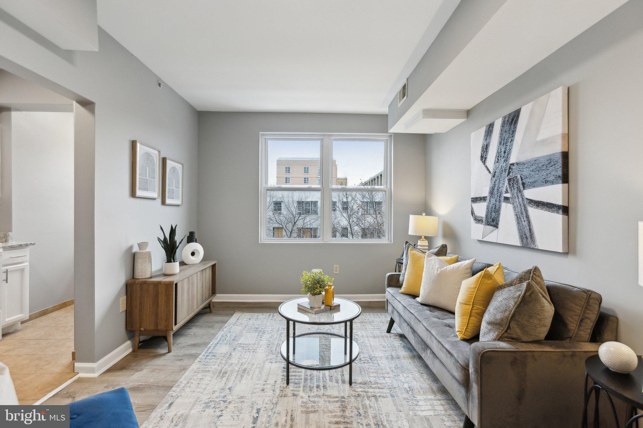 Bright and spacious living and dining room