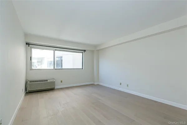 $4,995 | 88 Cutter Mill Road, Unit 418, Great Neck, NY 11021