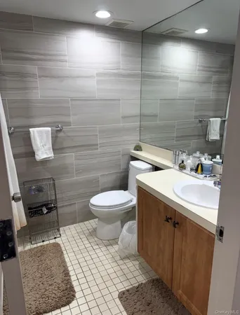 $4,995 | 88 Cutter Mill Road, Unit 418, Great Neck, NY 11021