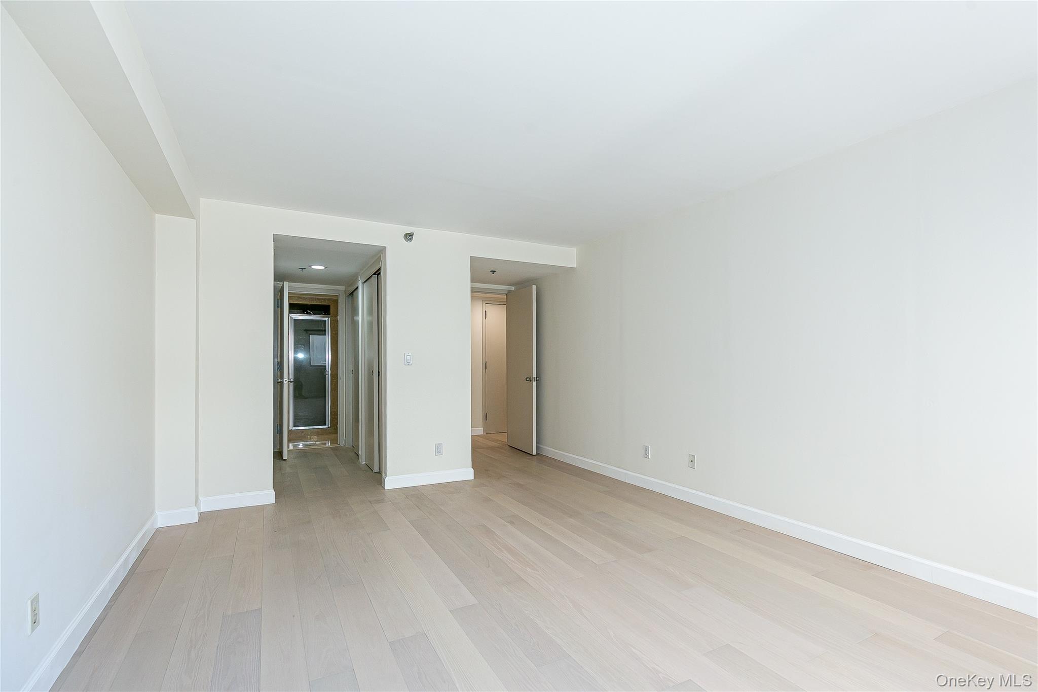 88 Cutter Mill Road, Unit 418 Great Neck, NY 11021 - Photo 16 of 23