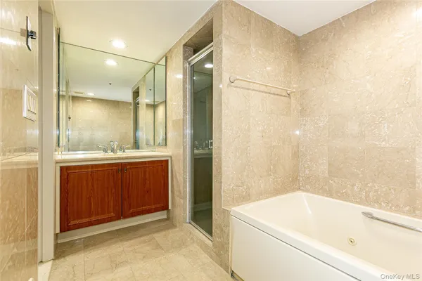 $4,995 | 88 Cutter Mill Road, Unit 418, Great Neck, NY 11021