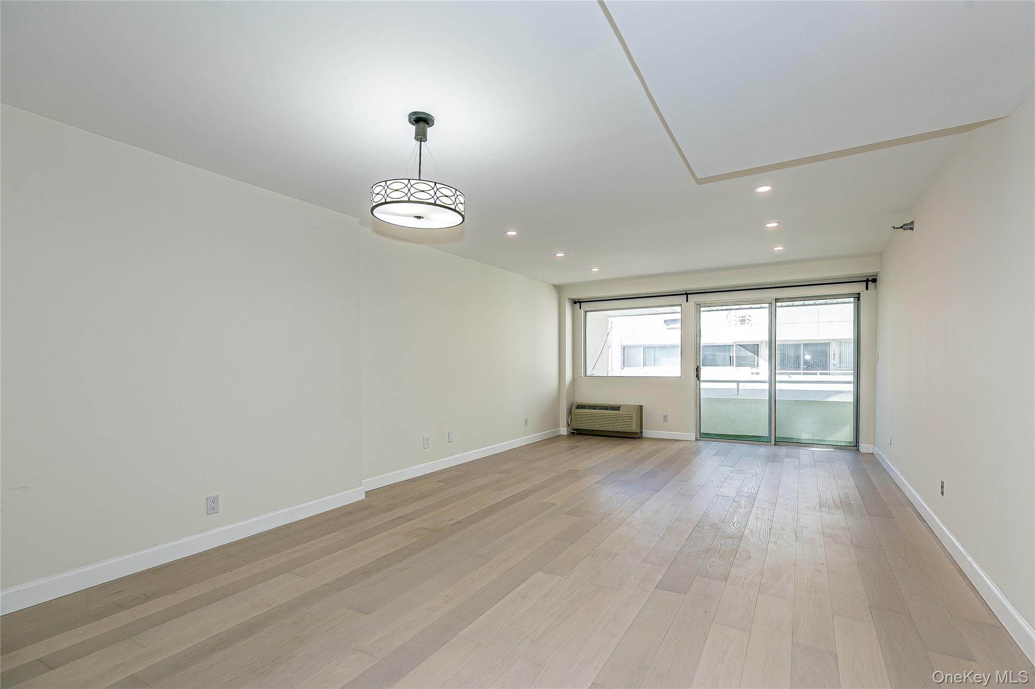 88 Cutter Mill Road, Unit 418 Great Neck, NY 11021 - Photo 6 of 23