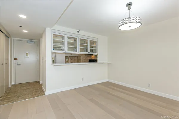 $4,995 | 88 Cutter Mill Road, Unit 418, Great Neck, NY 11021