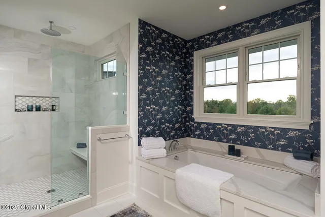 $999,850 | 34 Catalina Drive, Milton, NY 12020