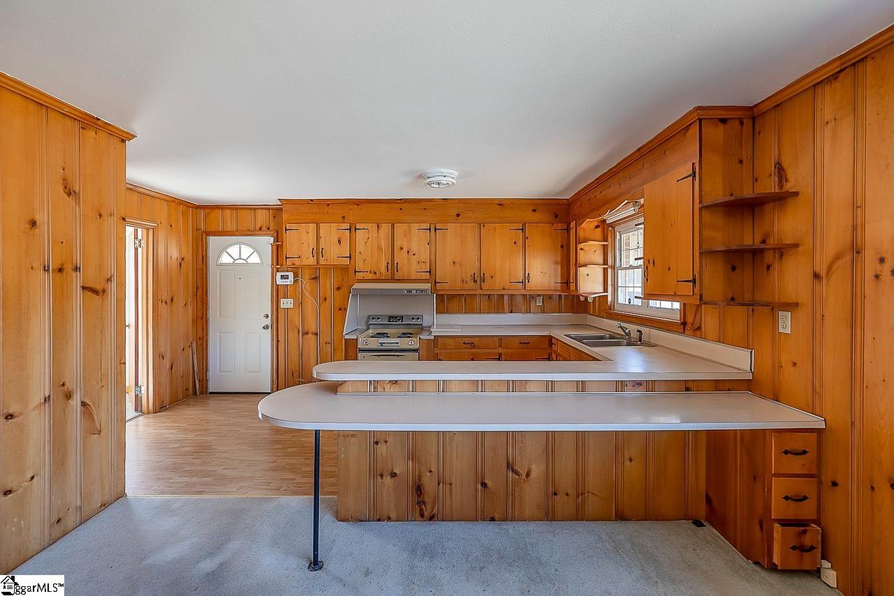 220 Fowler Circle Greenville, SC 29607 - Photo 11 of 33