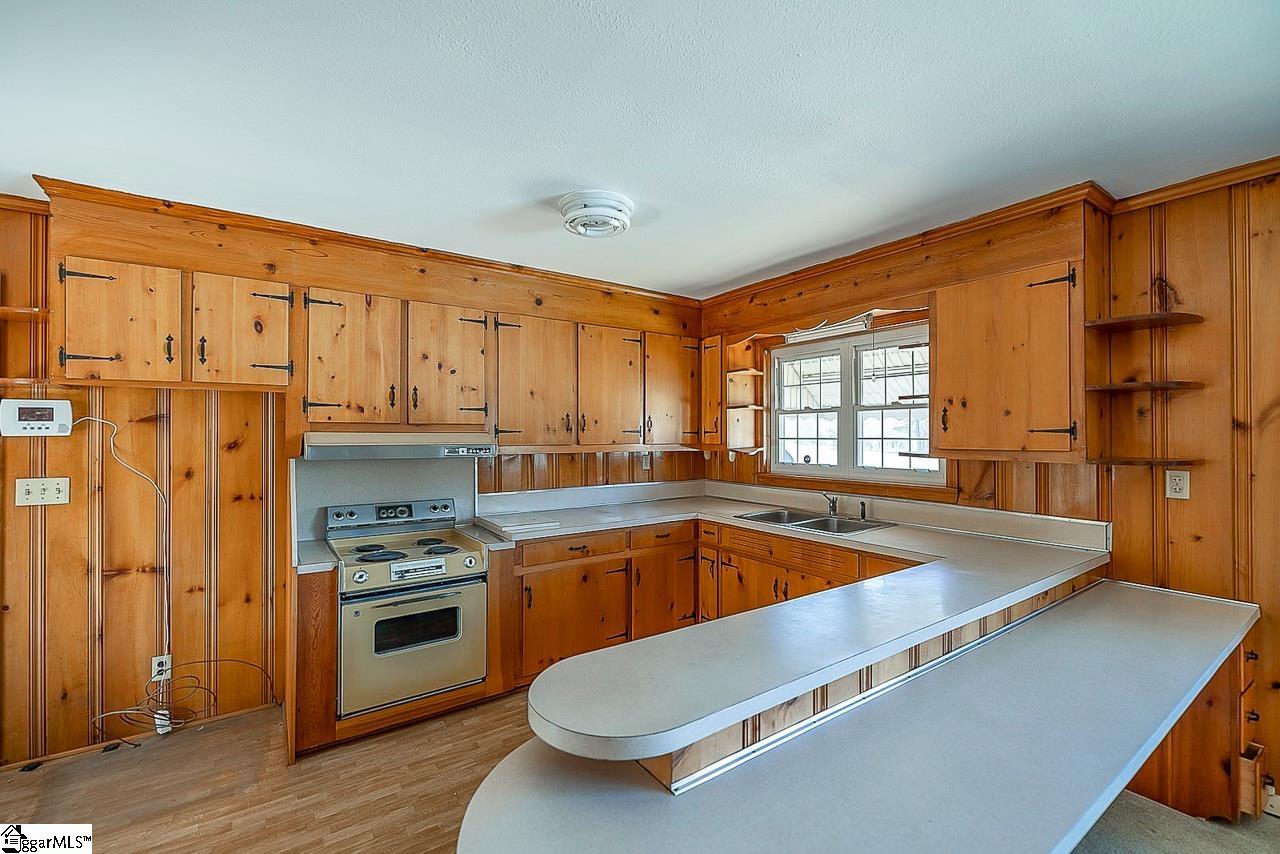 220 Fowler Circle Greenville, SC 29607 - Photo 14 of 33